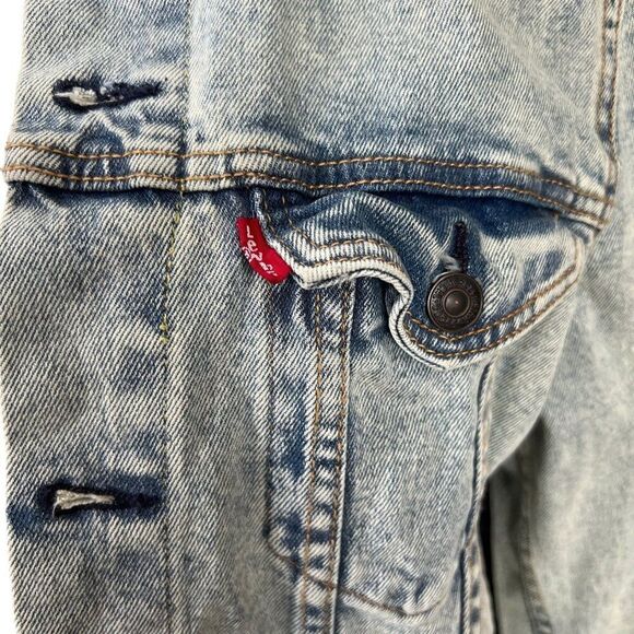 Levi's Women's Light Wash Trucker Denim Jacket Size Small - Picture 8 of 10